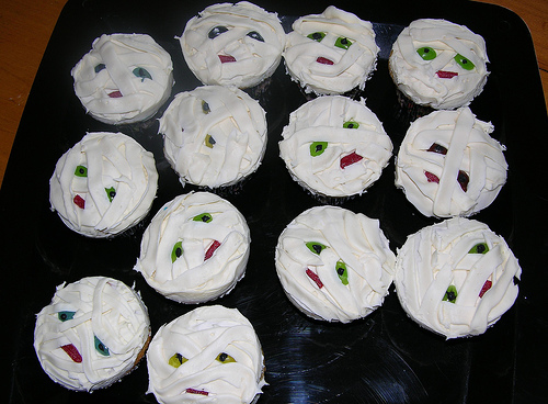 Mummy cupcakes