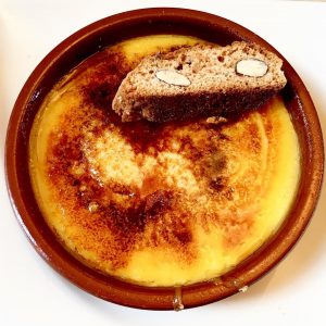 a bowl of crema catalana