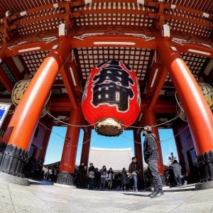 the massive paper lantern entrance at sensoji temple tokyo