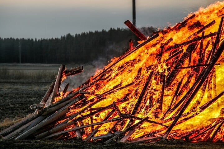 bonfire easter finland